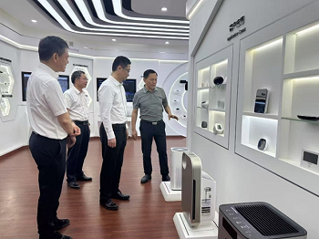 湖北省委常委、省委統(tǒng)戰(zhàn)部部長寧詠一行調(diào)研四方光電